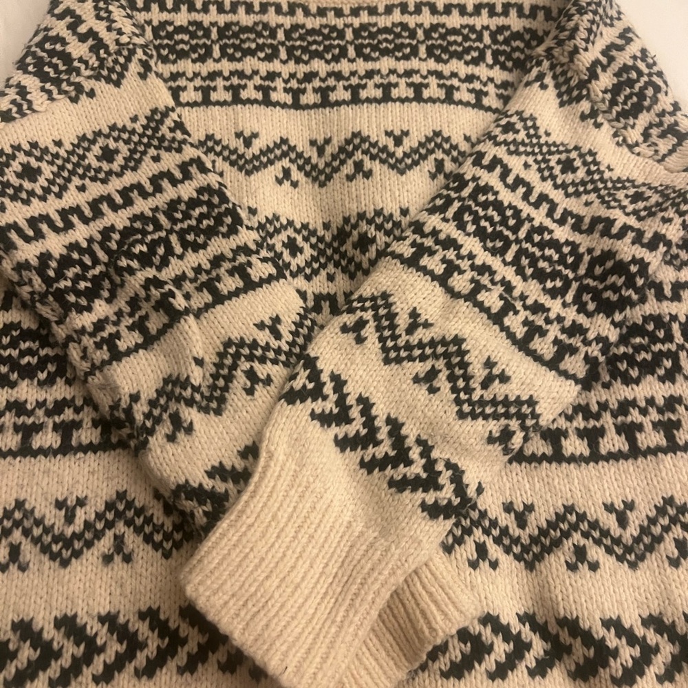 Velvet by Graham & Spencer Black and Cream Crewneck Sweater